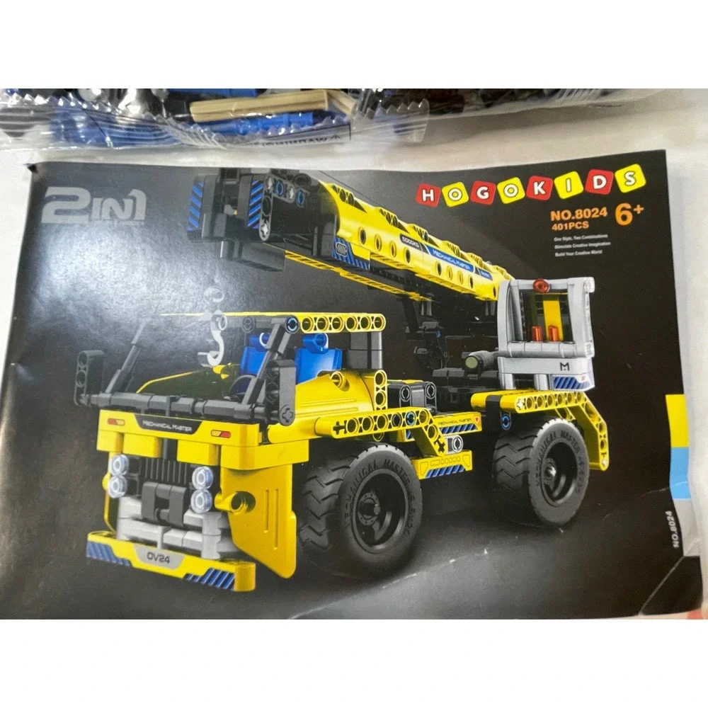HOGOKIDS 2-in-1 Crane Building Set Kids 401pcs Yellow New Open Box 8024